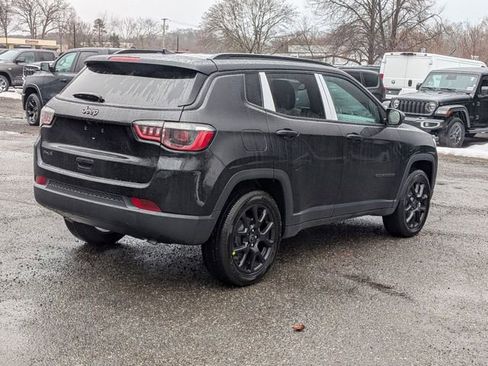 New 2026 Jeep Compass Latitude image 3