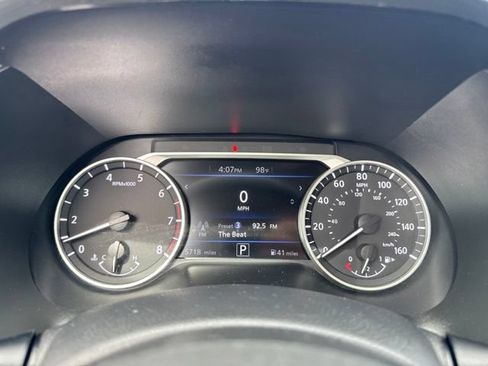 Used 2022 Nissan Sentra SV FWD image 17
