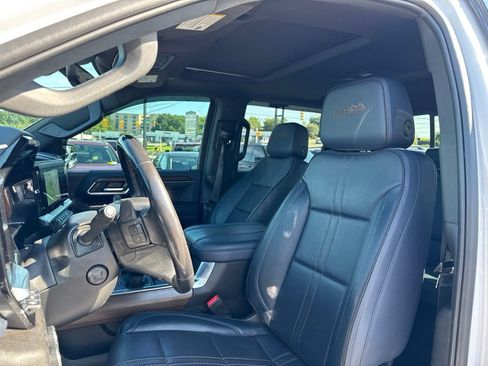 Used 2023 Chevrolet Silverado 1500 High Country w/ High Country Premium Package AWD/4WD image 14