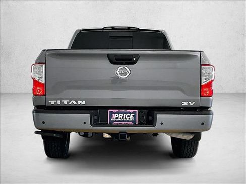 Used 2021 Nissan Titan SV w/ SV Convenience Package RWD image 4