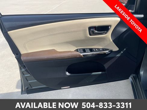 Used 2014 Toyota Avalon XLE FWD image 22