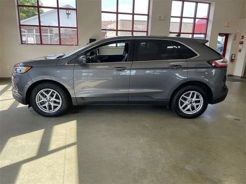 Used 2021 Ford Edge SEL w/ Convenience Package AWD/4WD image 4