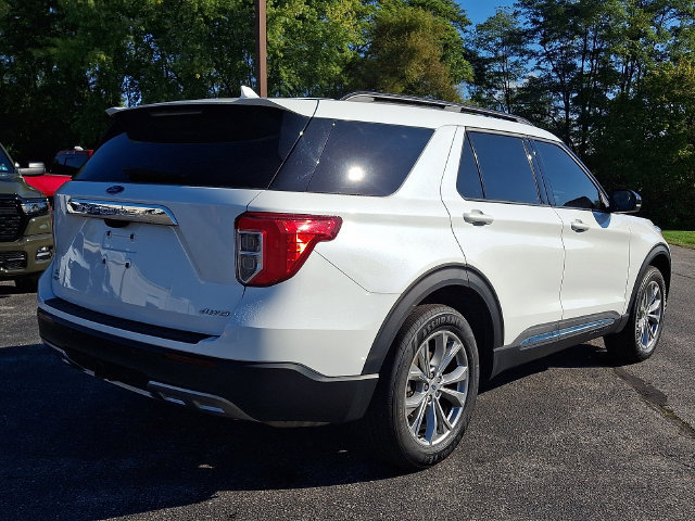 Used 2023 Ford Explorer XLT w/ Equipment Group 202A AWD/4WD image 7