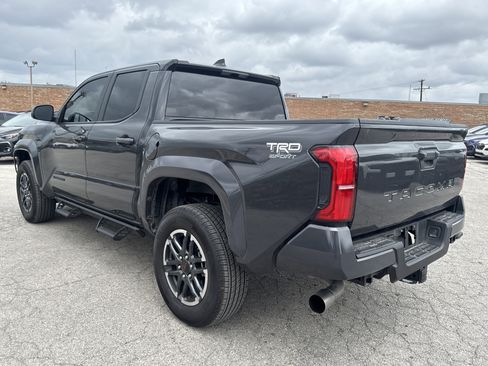 Used 2025 Toyota Tacoma TRD Sport RWD image 5