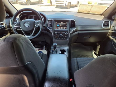 Used 2021 Jeep Grand Cherokee Laredo RWD image 18
