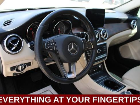 Used 2020 Mercedes-Benz GLA 250 4MATIC w/ Premium Package image 2