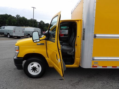 Used 2021 Ford E-350 and Econoline 350 Super Duty RWD image 13