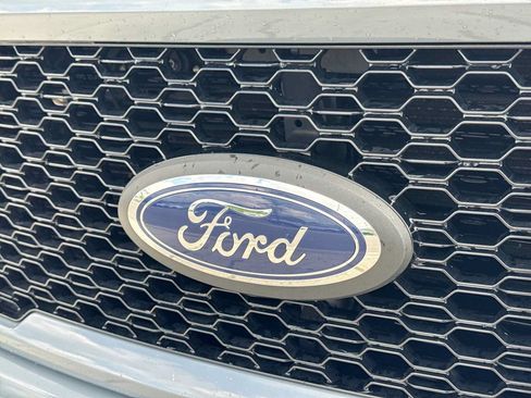 Used 2019 Ford F150 XL w/ Equipment Group 101A Mid AWD/4WD image 11