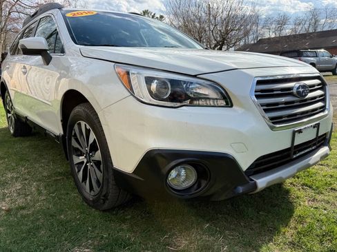 Used 2016 Subaru Outback 3.6R Limited image 6