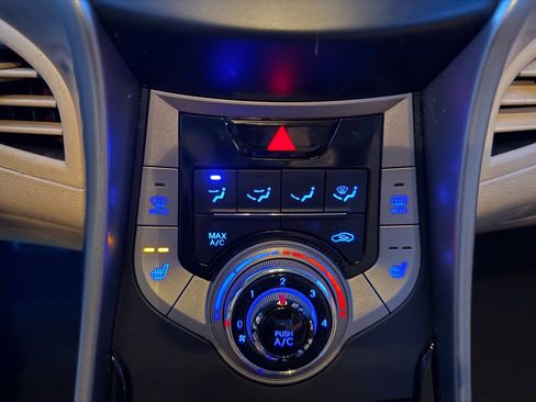 Used 2013 Hyundai Elantra GLS w/ Preferred Pkg image 21