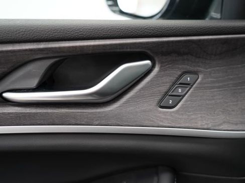 Used 2022 Jeep Grand Cherokee Limited 4xe image 10