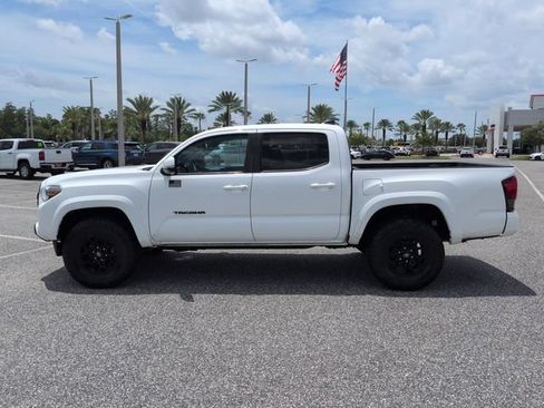 Used 2022 Toyota Tacoma SR5 RWD image 7