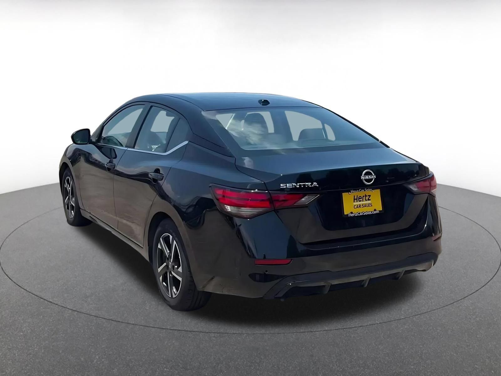 Used 2025 Nissan Sentra SV FWD image 10