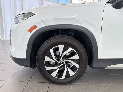 Used 2025 Volkswagen Tiguan S image 12