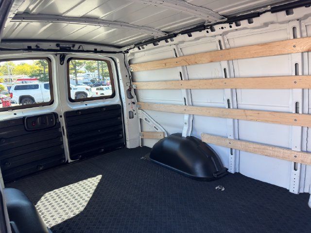 Used 2025 Chevrolet Express 2500 w/ Driver Convenience Package RWD image 20