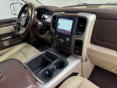 Used 2018 RAM 2500 Laramie image 32