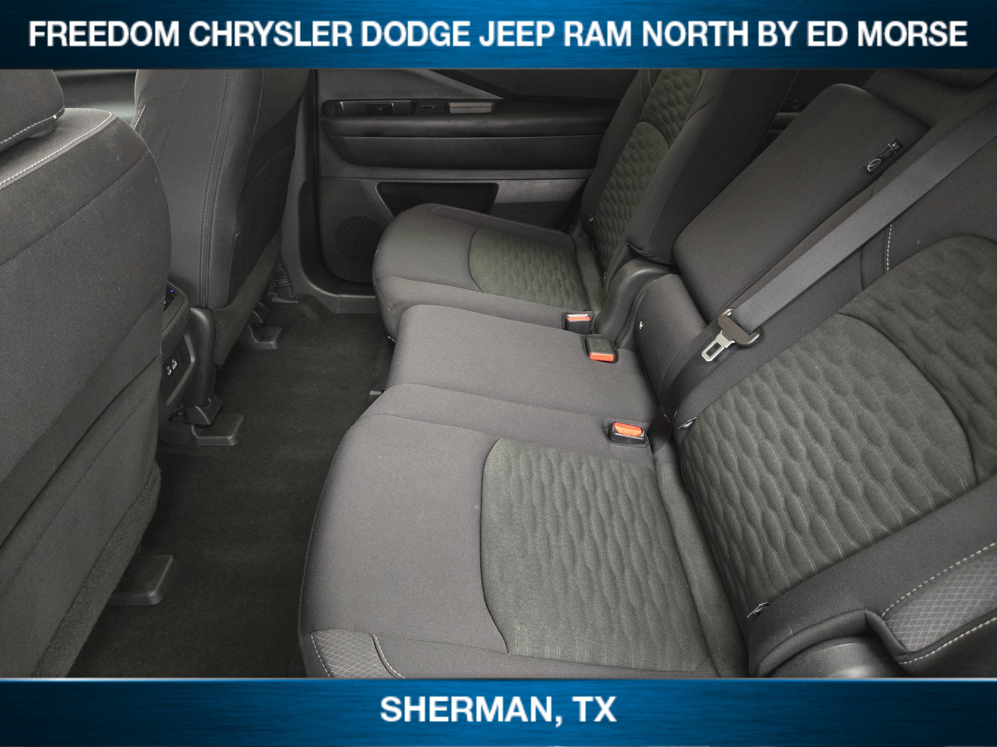Used 2025 Nissan Pathfinder SV FWD image 20