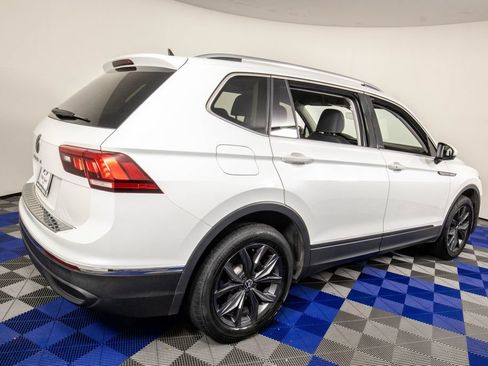 Used 2023 Volkswagen Tiguan SE FWD image 6