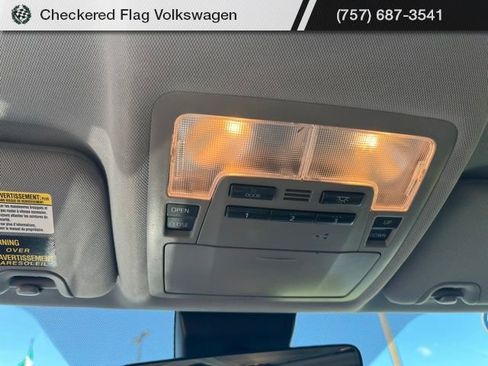 Used 2019 Toyota Highlander XLE AWD/4WD image 19