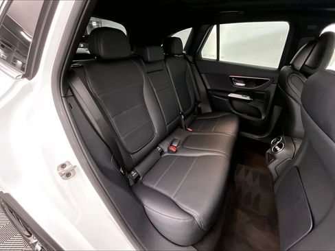 Used 2026 Mercedes-Benz GLC 300 image 17