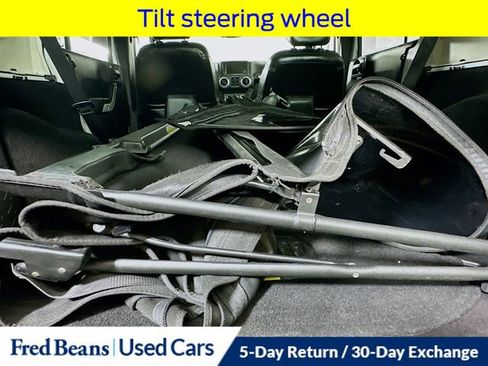 Used 2016 Jeep Wrangler Unlimited Rubicon image 27