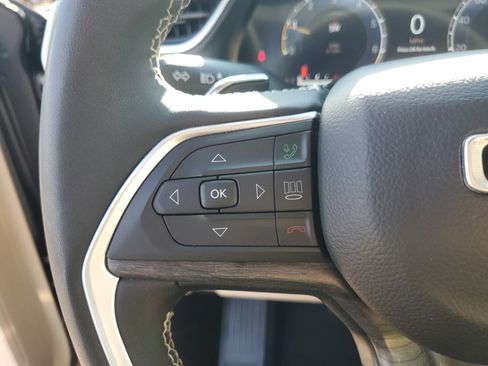 Used 2024 Jeep Grand Cherokee Limited image 15