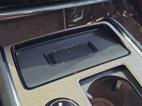 New 2025 Volvo EX90 Plus w/ Protection Package Premier image 17