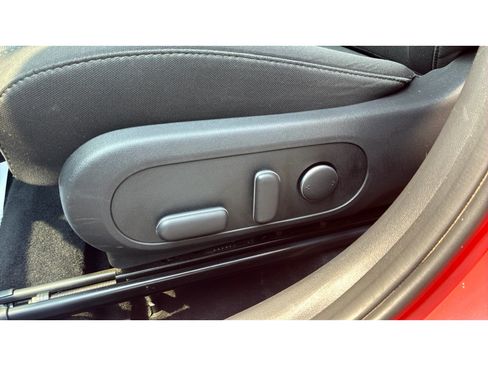 Used 2025 Hyundai Kona SEL AWD/4WD image 13