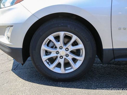 Used 2020 Chevrolet Equinox LS FWD image 3