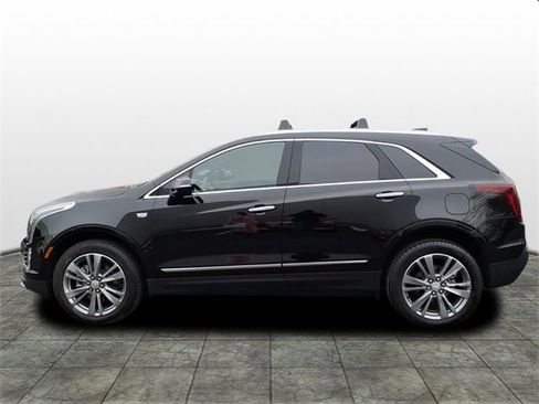 Certified 2025 Cadillac XT5 Premium Luxury image 2