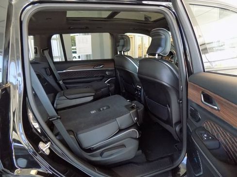 Used 2025 Jeep Grand Cherokee L Summit w/ Obsidian Package AWD/4WD image 41