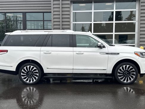 Certified 2024 Lincoln Navigator L Black Label AWD/4WD image 3