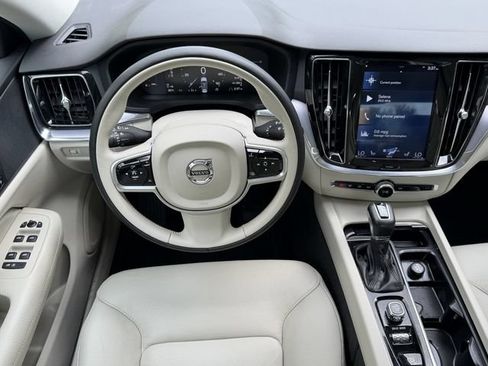 Used 2019 Volvo S60 T6 Momentum AWD/4WD image 16
