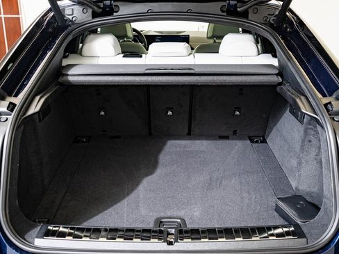 New 2026 BMW X6 xDrive40i w/ Climate Comfort Package image 17