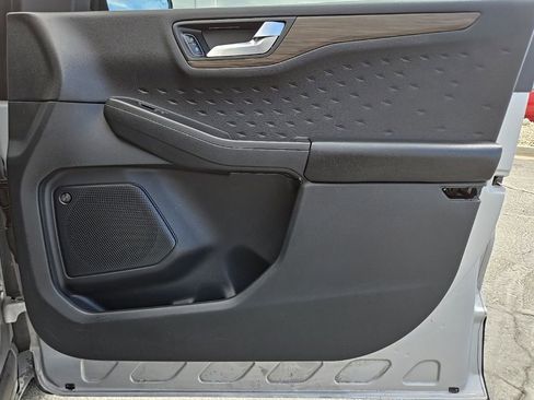 Used 2020 Ford Escape Titanium AWD/4WD image 44