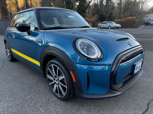 Used 2023 MINI Cooper SE image 3