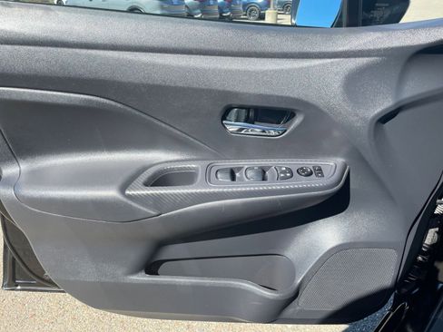 Used 2025 Nissan Versa SV image 18