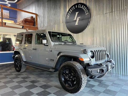 Used 2021 Jeep Wrangler Unlimited Sahara AWD/4WD image 2