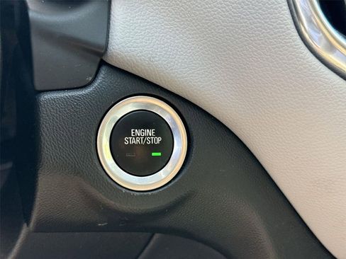 Used 2022 Chevrolet Equinox LT FWD image 15