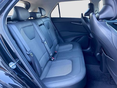Certified 2023 Kia Niro EX Touring image 26
