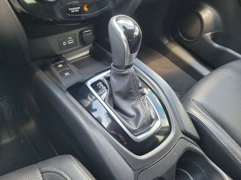 Used 2022 Nissan Rogue Sport SL FWD image 33