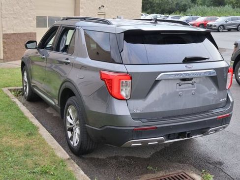Used 2023 Ford Explorer XLT w/ Equipment Group 202A AWD/4WD image 4