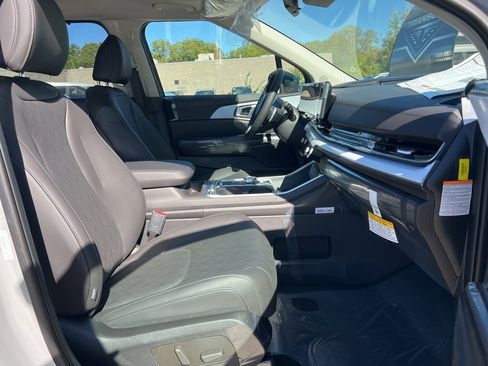 New 2026 Kia Carnival SX image 14