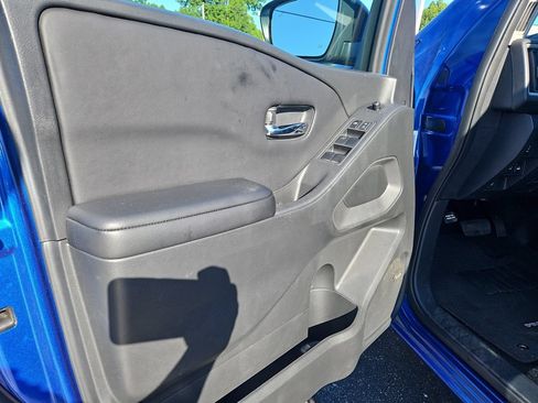 Used 2025 Nissan Frontier SV w/ SV Convenience Package AWD/4WD image 19