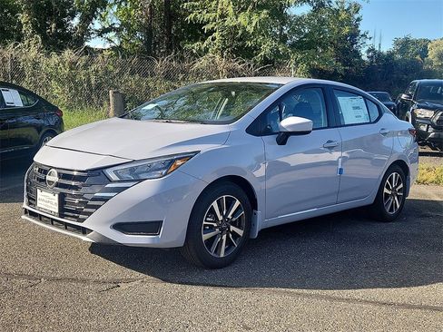 New 2025 Nissan Versa SV w/ Trunk Package image 2