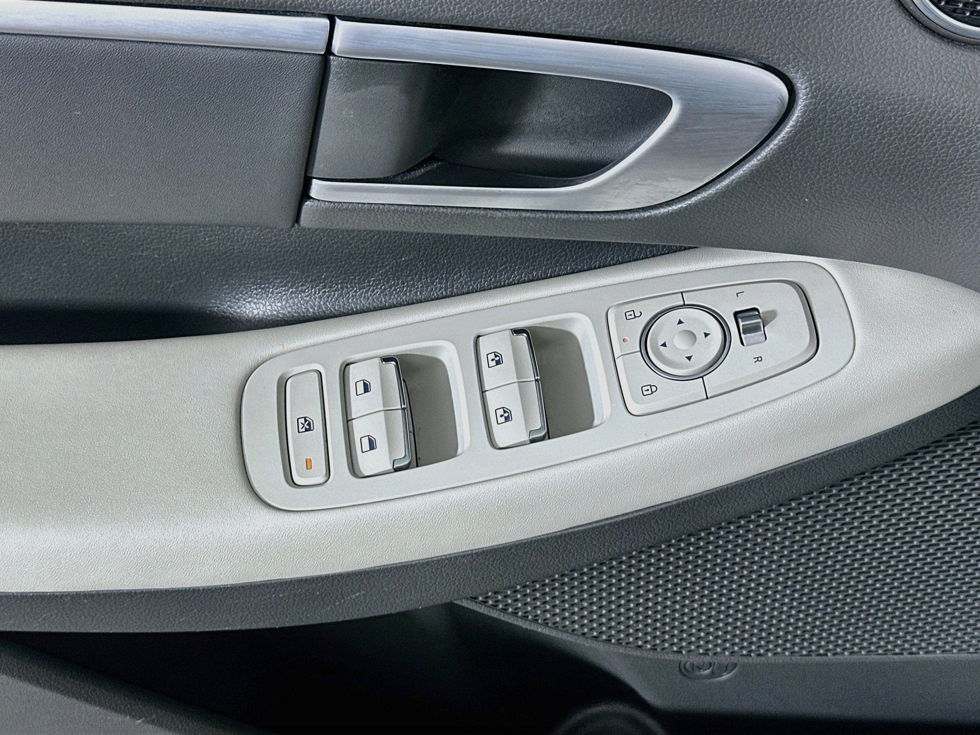 Used 2025 Hyundai Sonata SEL FWD image 15