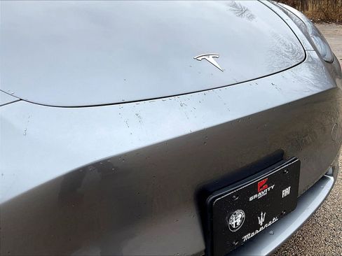 Used 2024 Tesla Model Y Long Range AWD/4WD image 32