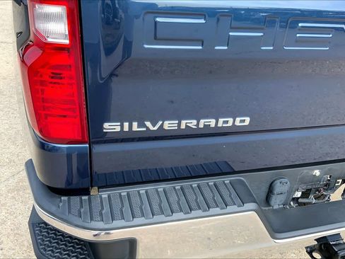 Used 2021 Chevrolet Silverado 1500 LT AWD/4WD image 30