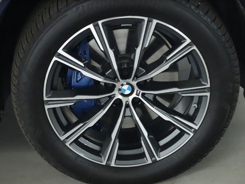 Used 2026 BMW X5 xDrive40i w/ M Sport Package AWD/4WD image 12