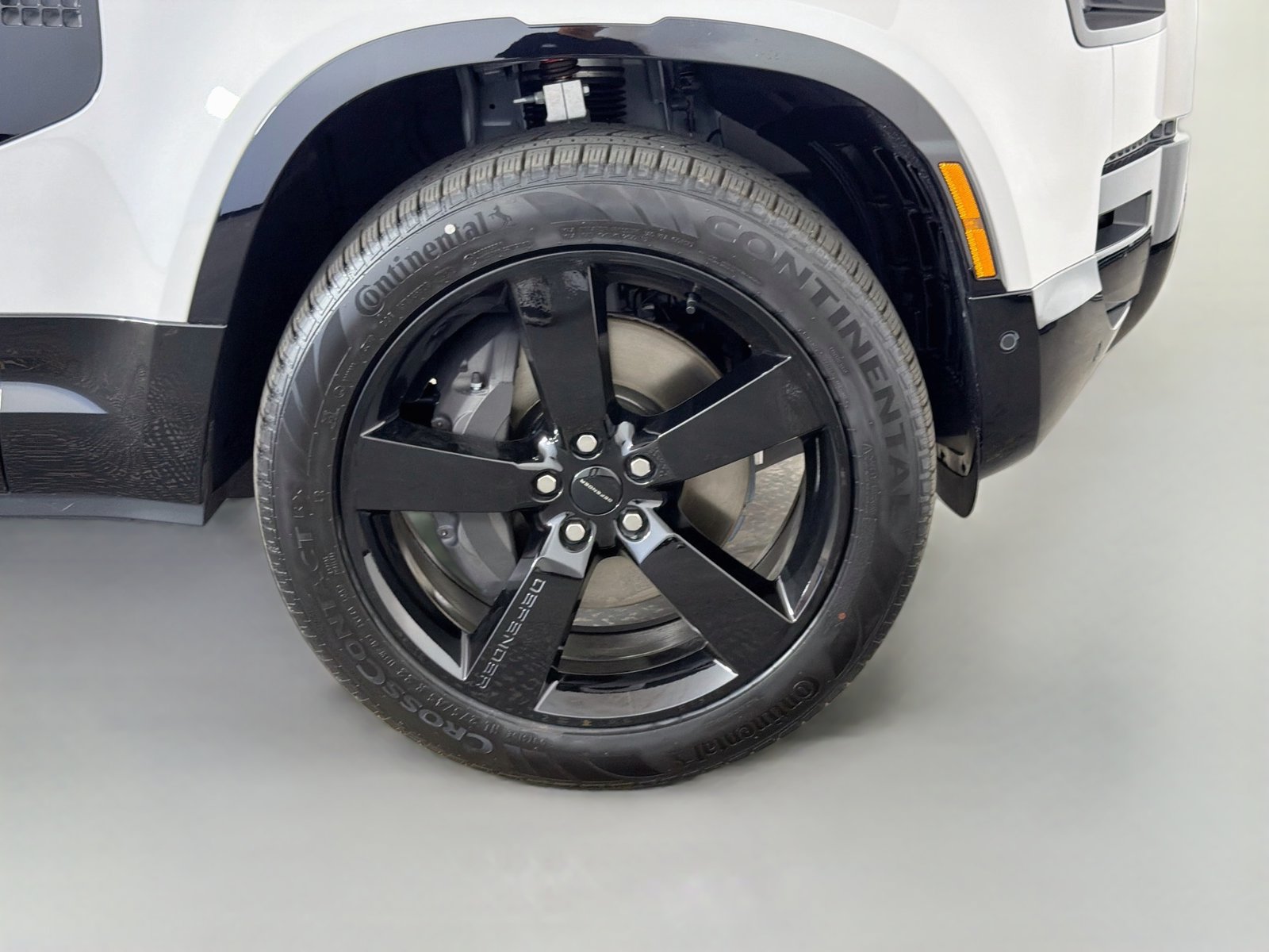 Used 2026 Land Rover Defender 110 X-Dynamic SE AWD/4WD image 37